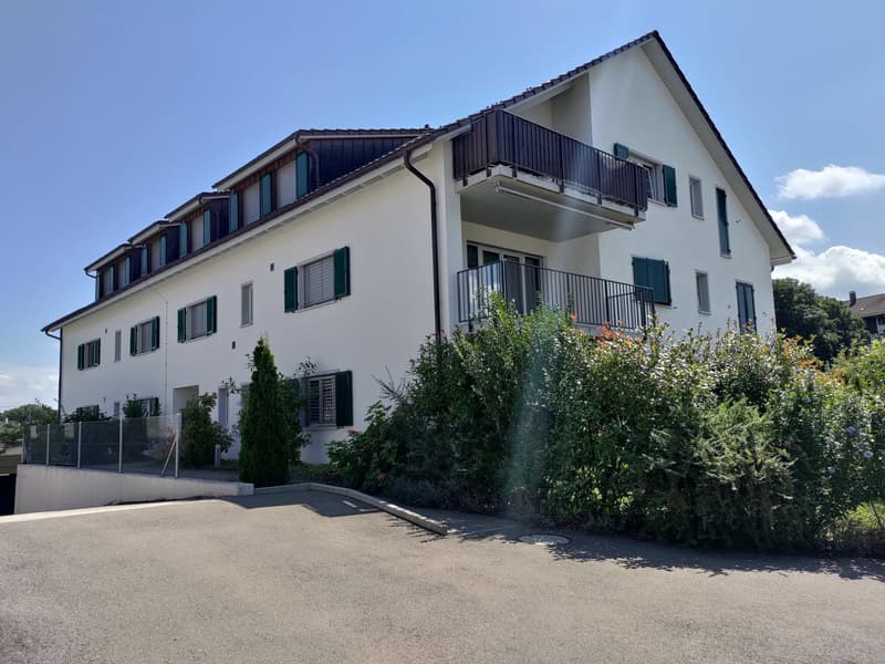 Idyllisch gelegene 2.5 Zimmerwohnung im 1.OG mit Balkon (2)