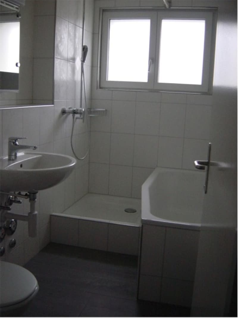 4-ZIMMERWOHNUNG MIT FERNSICHT UND GROSSEM BALKON (5)