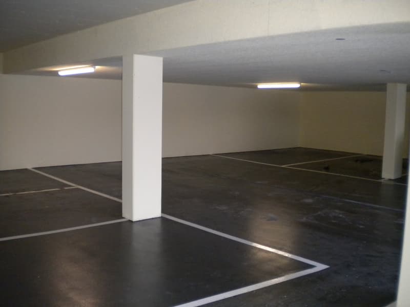 Tiefgaragenplatz zu vermieten (2)