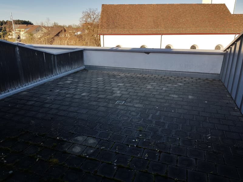 gemütliche 1.5 Zimmer Wohnung mit grossem Balkon (5)