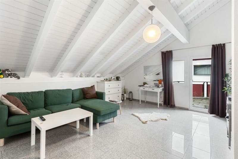 Schlafzimmer mit Balkonzugang OG
