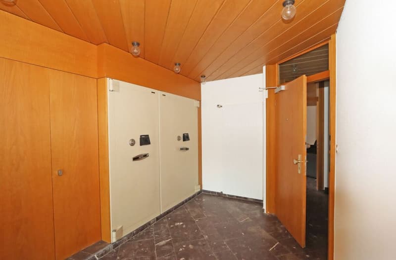 Mehrfamilienhaus mit 4 Wohneinheiten und einem Gewerbelokal in Unterterzen SG (26)