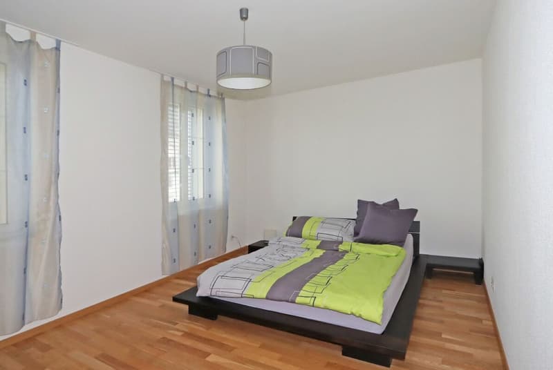 Zimmer (3.5 Zimmerwohnung 1.OG links)