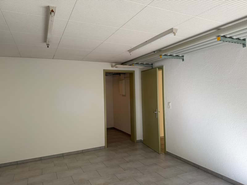 Office, Studio or Health-Beauty-Lifestyle-Lounge (12)