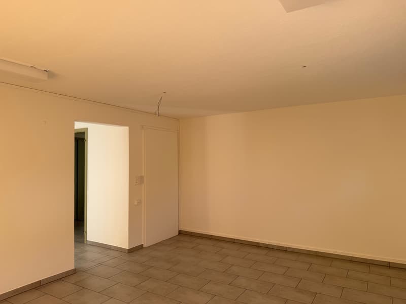 Office, Studio or Health-Beauty-Lifestyle-Lounge (7)