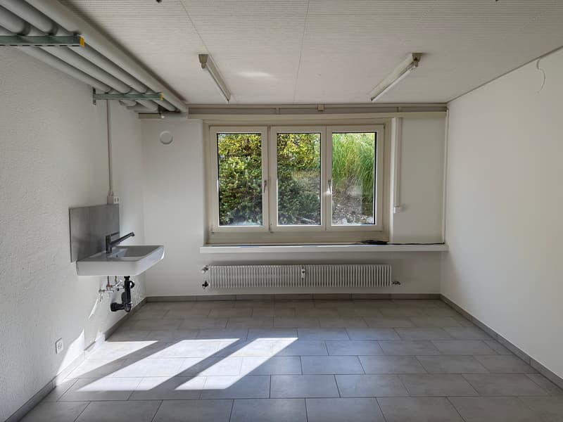 Office, Studio or Health-Beauty-Lifestyle-Lounge (10)
