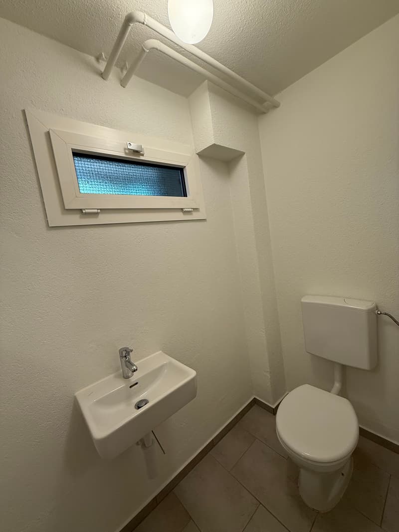 Office, Studio or Health-Beauty-Lifestyle-Lounge (15)
