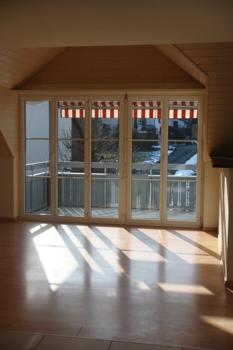 Grosszügige 6.5-Zimmer-Maisonette-Wohnung in Zeiningen (4)