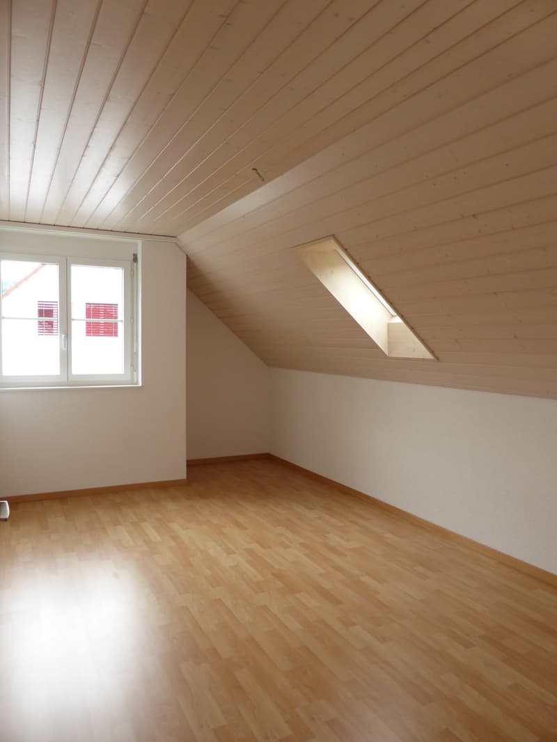 Grosszügige 6.5-Zimmer-Maisonette-Wohnung in Zeiningen (8)