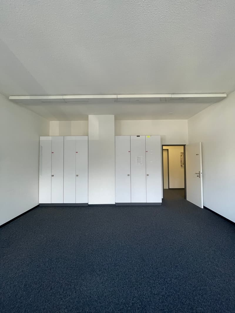 Raum 123 mit Einbauschränken