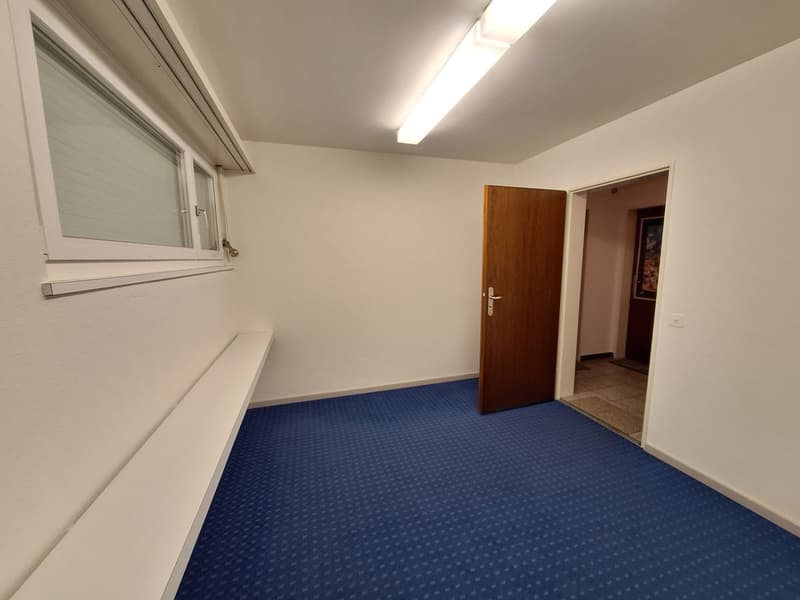 Hobby-/Bastelraum/Atelier mit Vorplatz und WC-Anteil (2)