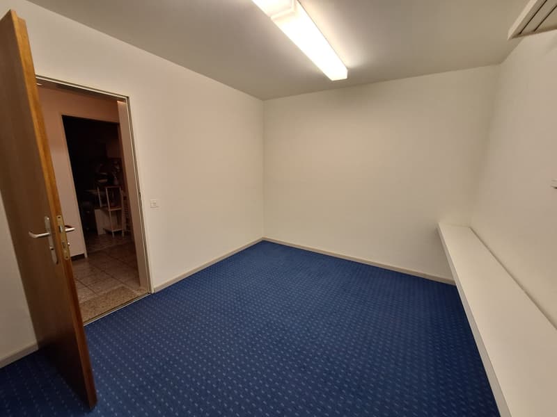 Hobby-/Bastelraum/Atelier mit Vorplatz und WC-Anteil (3)