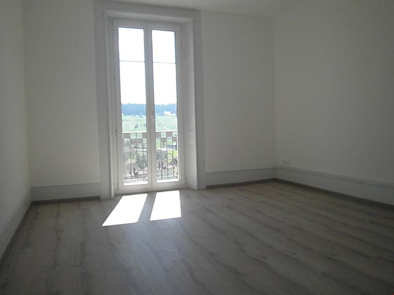 Dans quartier calme, appartement avec balcon (2)