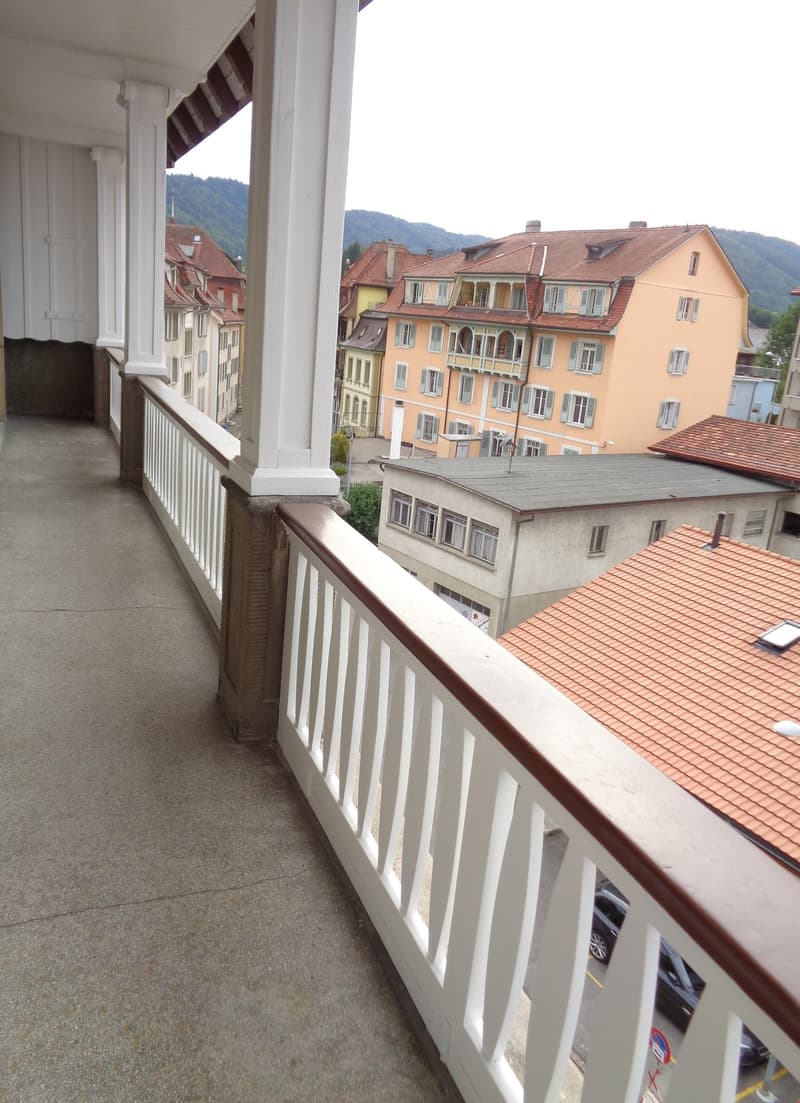 Bel appartement avec grand balcon (2)