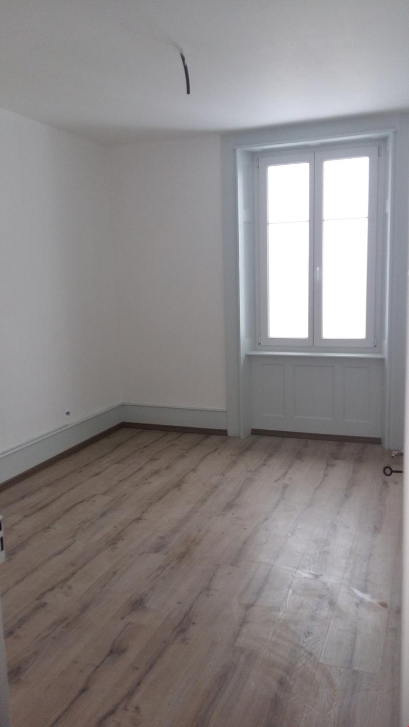 Dans quartier calme, appartement rénové avec balcon (4)