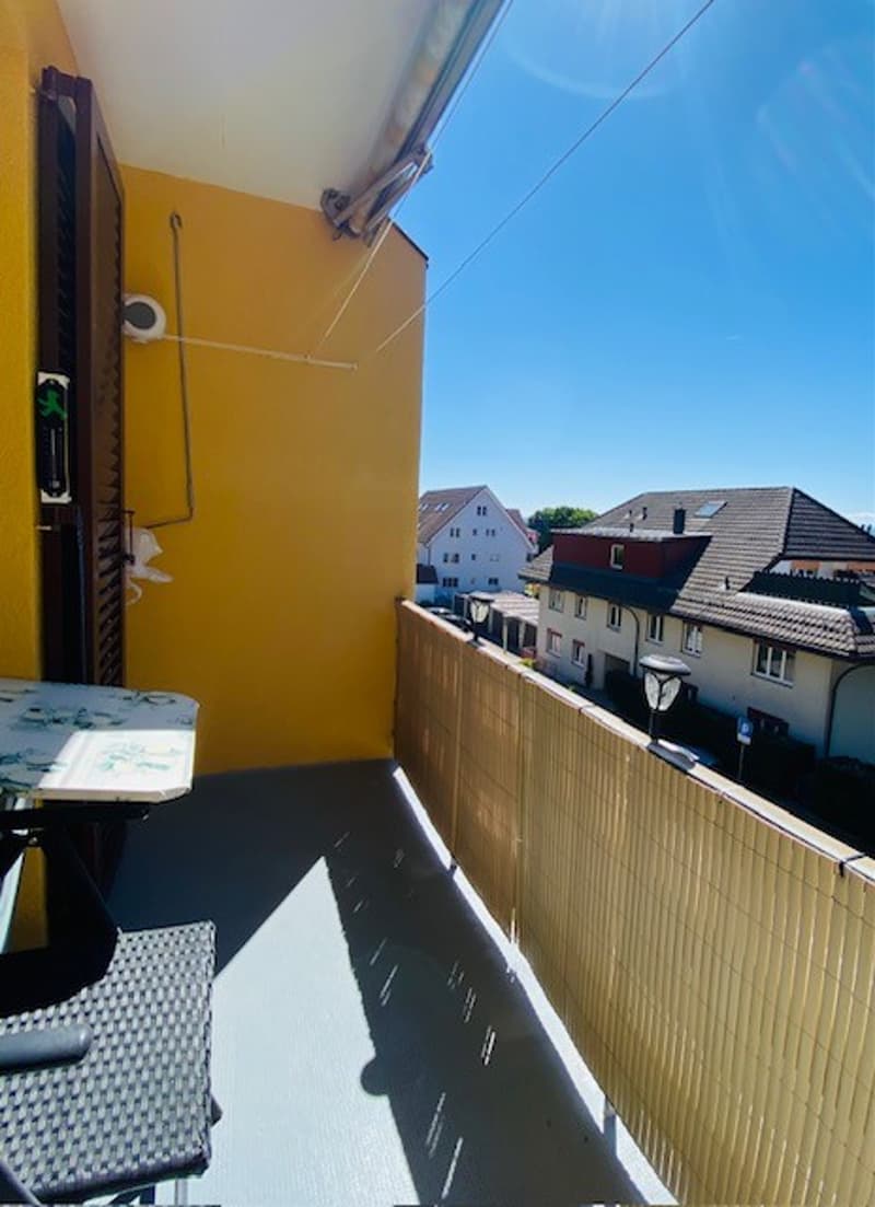 Charmante 3-Zimmer-Wohnung mit Balkon und schöner Aussicht in Attiswil (8)