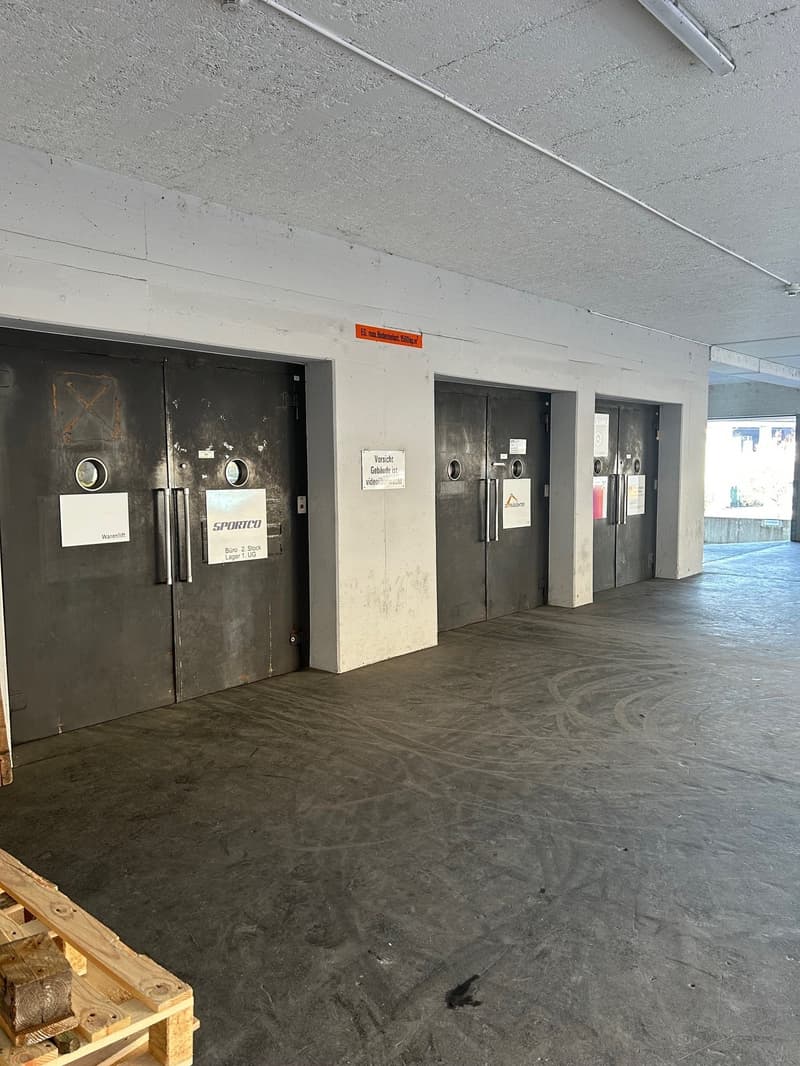 Warenlift aussen