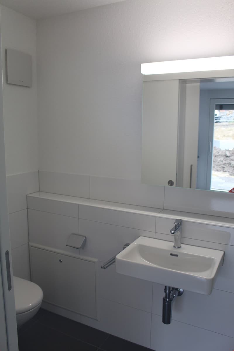 moderne und gepflegte 2.5-Zimmer-Wohnung in Rapperswil/BE (7)