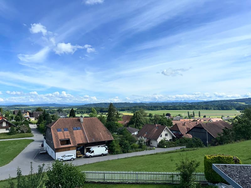 wunderschöne 5.5 Zimmer Maisonette-Wohnung mit Top-Aussicht in Grossaffoltern (2)