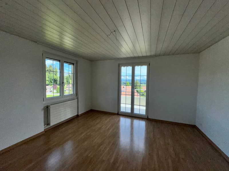 wunderschöne 5.5 Zimmer Maisonette-Wohnung mit Top-Aussicht in Grossaffoltern (9)