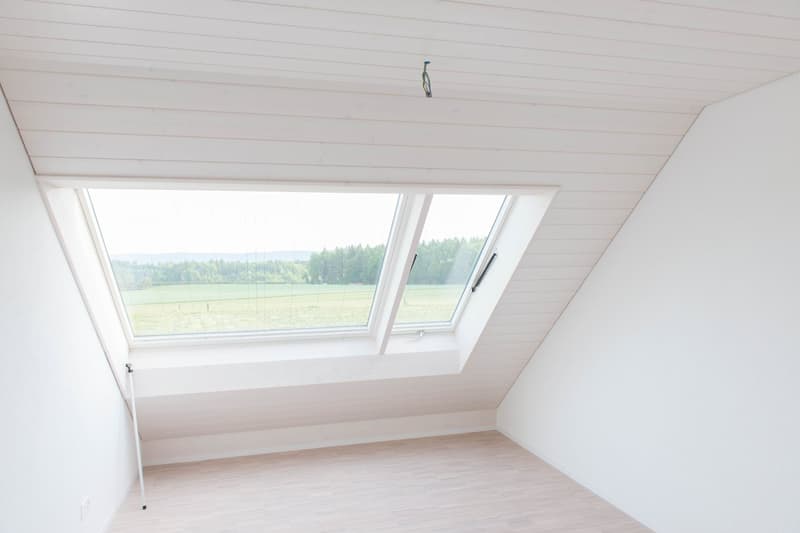 Grosszügige, moderne 4 1/2-Zimmer-Dachwohnung mit Galerie und Sicht ins Grüne in Rapperswil / BE (12)