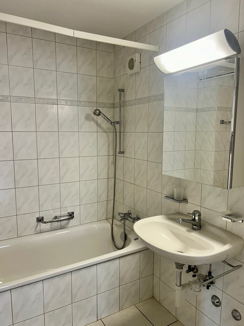 grosszügige 4.5-Zimmer-Wohnung mit sonnigem Balkon in Studen (11)