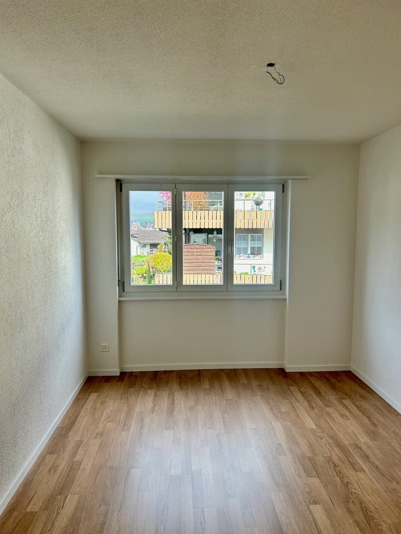 grosszügige 4.5-Zimmer-Wohnung mit sonnigem Balkon in Studen (14)