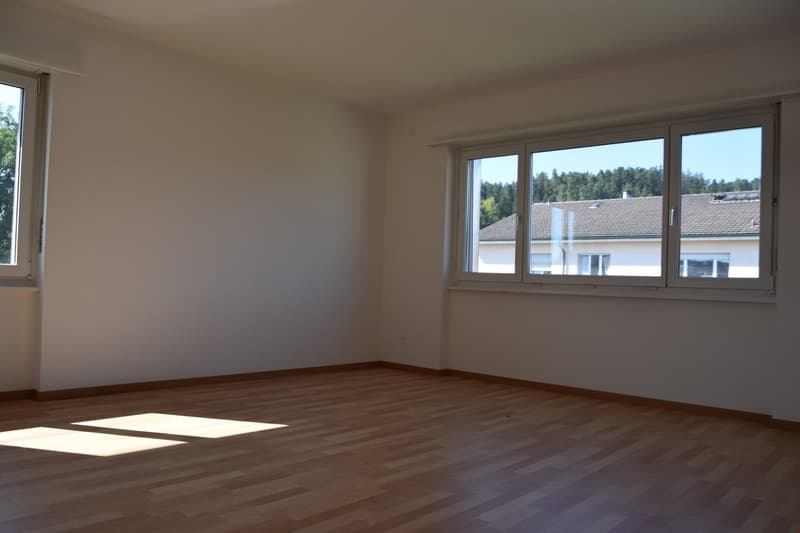 grosszügige 4.5-Zimmer-Wohnung mit sonnigem Balkon in Studen (7)