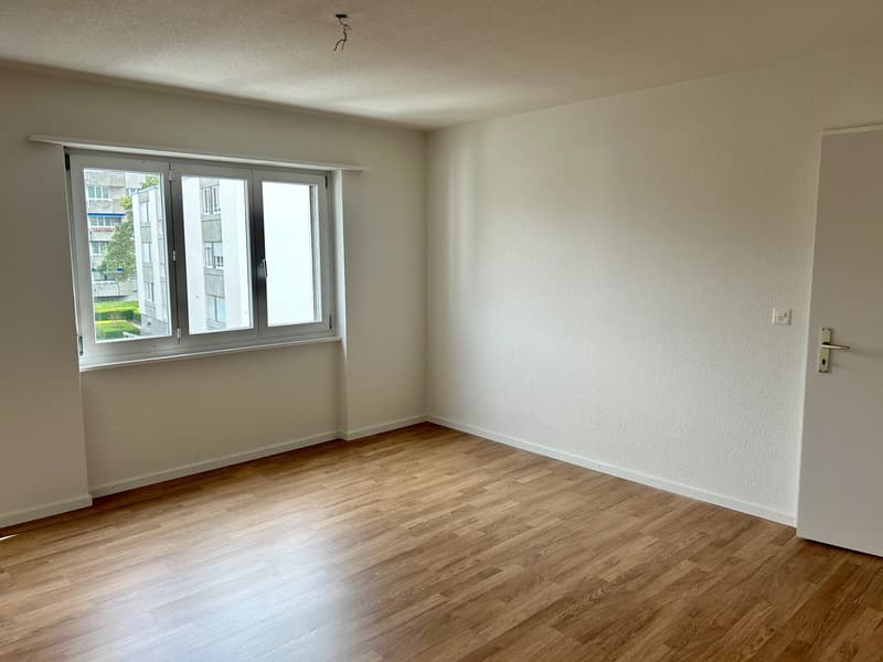 grosszügige 4.5-Zimmer-Wohnung mit sonnigem Balkon in Studen (15)