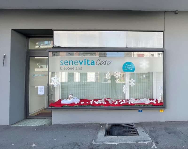 Laden mit grossem Schaufenster, 2 Räumen, WC und Parkplatz (4)