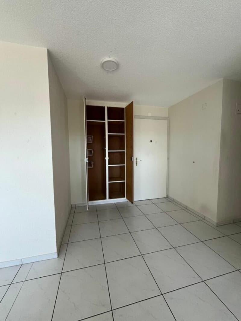Helle 3.5 Zimmerwohnung mit Balkon (7)