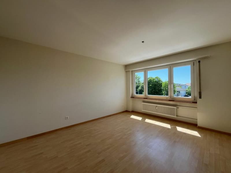 Helle 3.5 Zimmerwohnung mit Balkon (4)