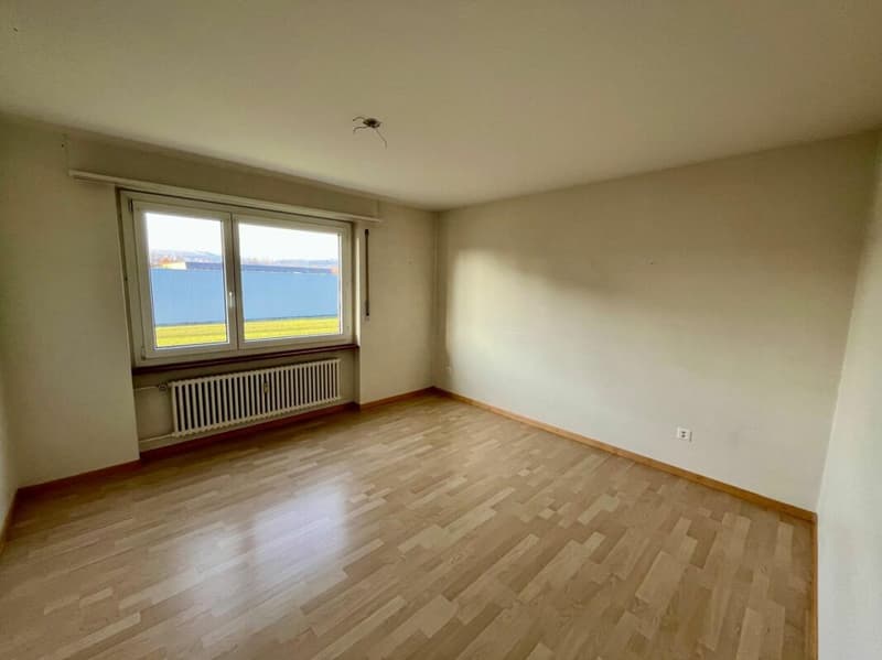 Ruhige 4.5-Zimmerwohnung im 3. OG (Lift) mit Fernsicht (6)