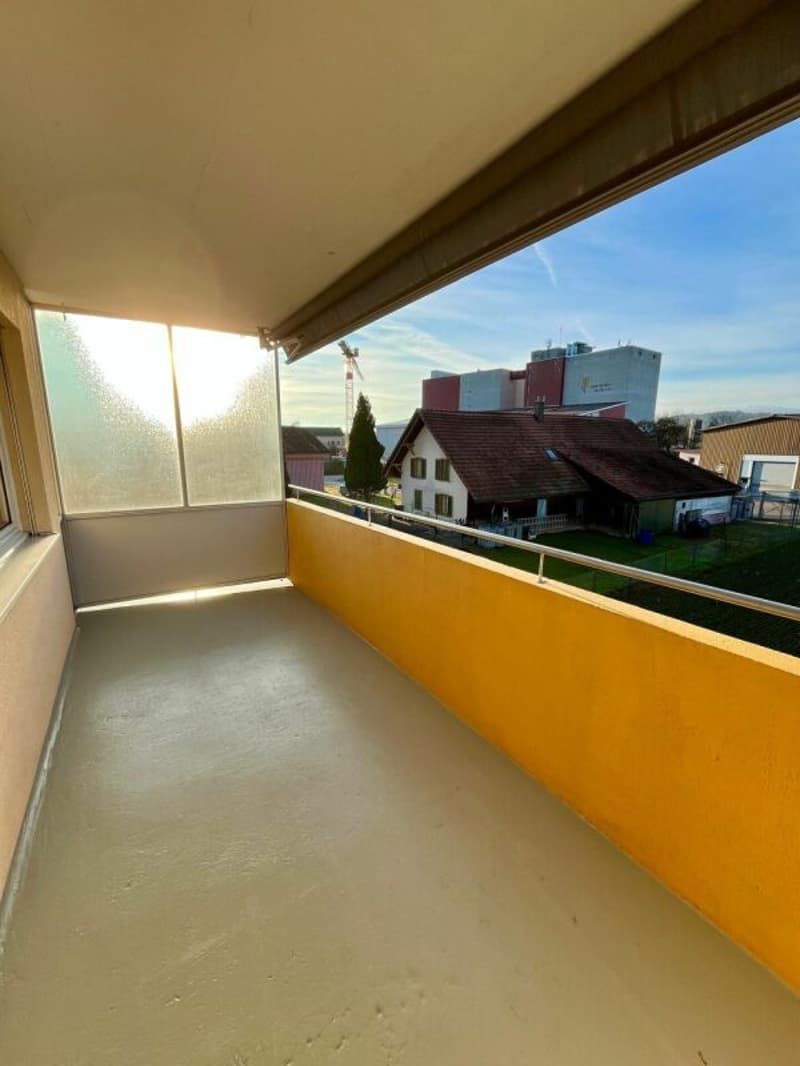 Ruhige 4.5-Zimmerwohnung im 3. OG (Lift) mit Fernsicht (3)