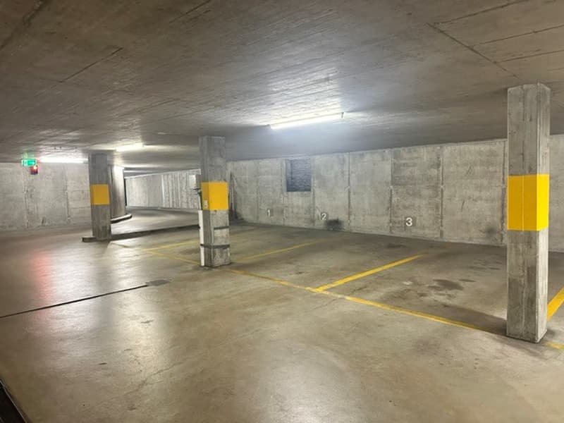 Einstellhallenparkplatz im Zentrum von Münchenbuchsee zu vermieten (4)