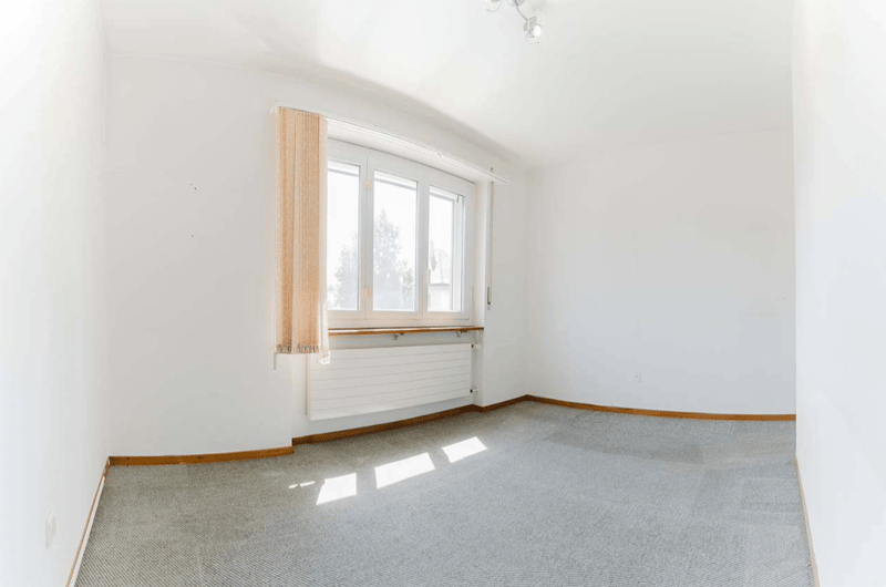 Helle 3.5-Zimmerwohnung mit Balkon und schöner Aussicht in Port (9)