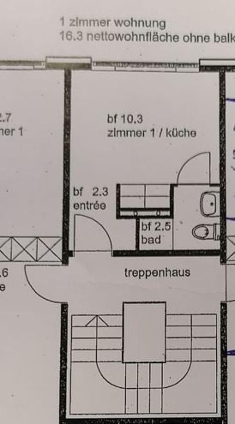 Studio mit Kochnische, Kühlschrank und sep. WC und Dusche. (4)