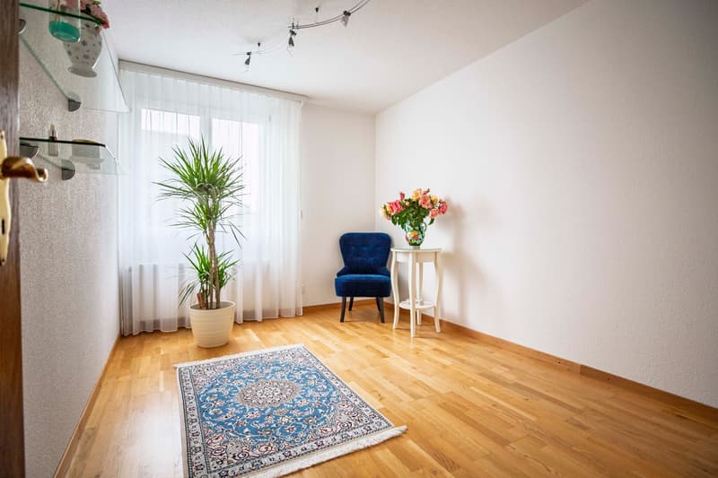 Wohneigentum zu einem fairen Preis - sonnige 5.5 Zimmerwohnung in Belp (8)