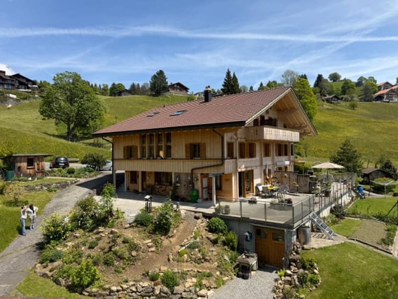 Charmantes Haus in Beatenberg mit atemberaubender Aussicht (1)