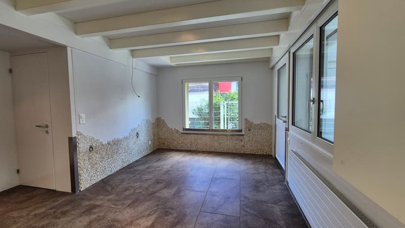 Familienfreundliches 5.5-Zimmer-Einfamilienhaus mit viel Platz und Wintergarten in Klingnau (15)