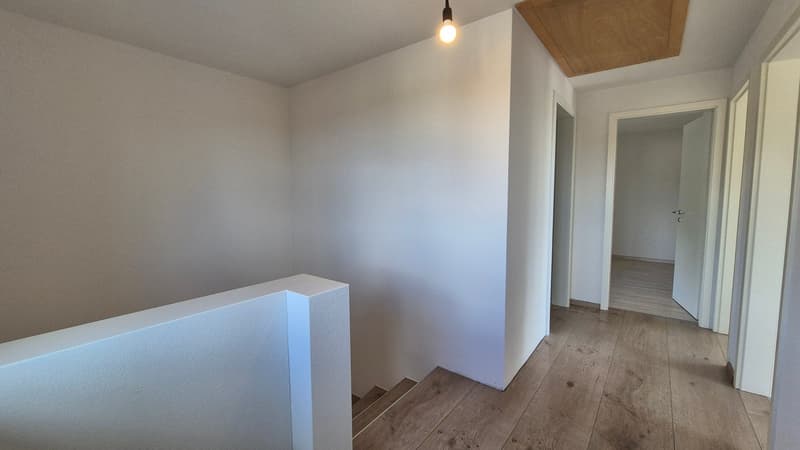 Familienfreundliches 5.5-Zimmer-Einfamilienhaus mit viel Platz und Wintergarten in Klingnau (23)