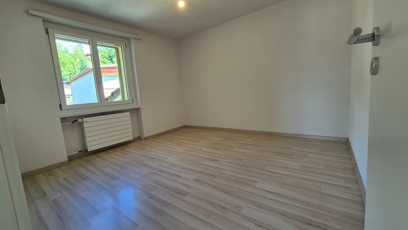 Familienfreundliches 5.5-Zimmer-Einfamilienhaus mit viel Platz und Wintergarten in Klingnau (28)