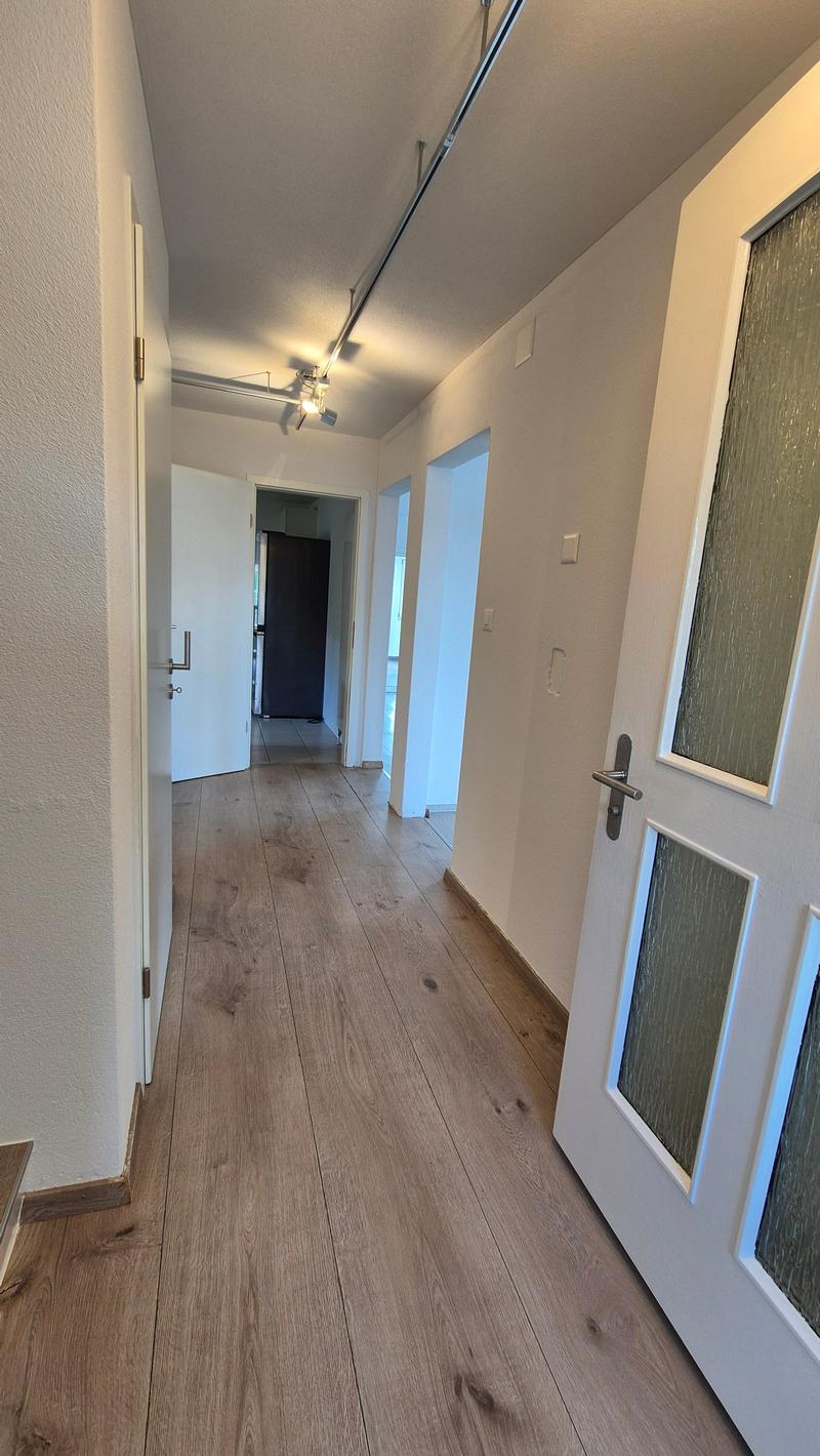Familienfreundliches 5.5-Zimmer-Einfamilienhaus mit viel Platz und Wintergarten in Klingnau (7)