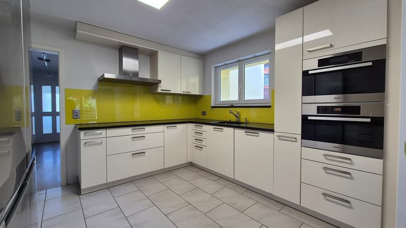 Familienfreundliches 5.5-Zimmer-Einfamilienhaus mit viel Platz und Wintergarten in Klingnau (16)