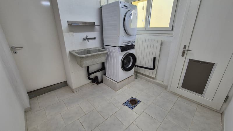 Familienfreundliches 5.5-Zimmer-Einfamilienhaus mit viel Platz und Wintergarten in Klingnau (19)