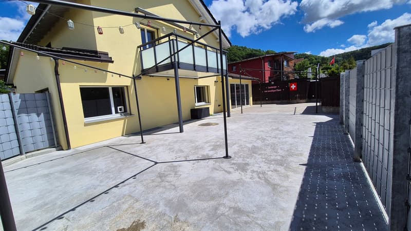 Familienfreundliches 5.5-Zimmer-Einfamilienhaus mit viel Platz und Wintergarten in Klingnau (6)