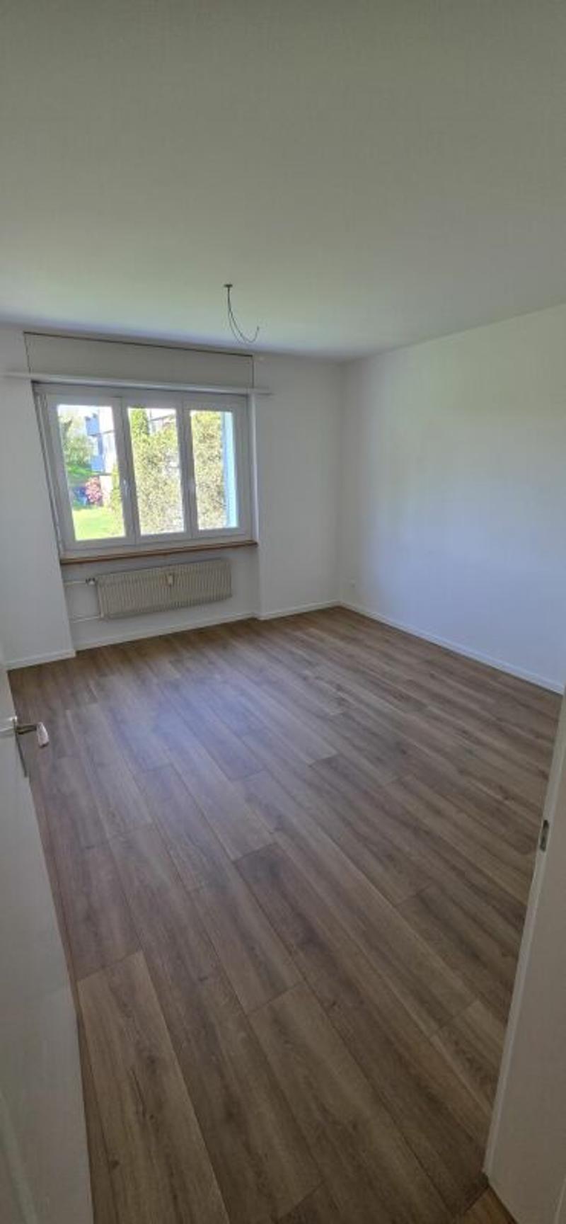 3.5-Zimmerwohnung mit neuer Küche zu vermieten! (8)