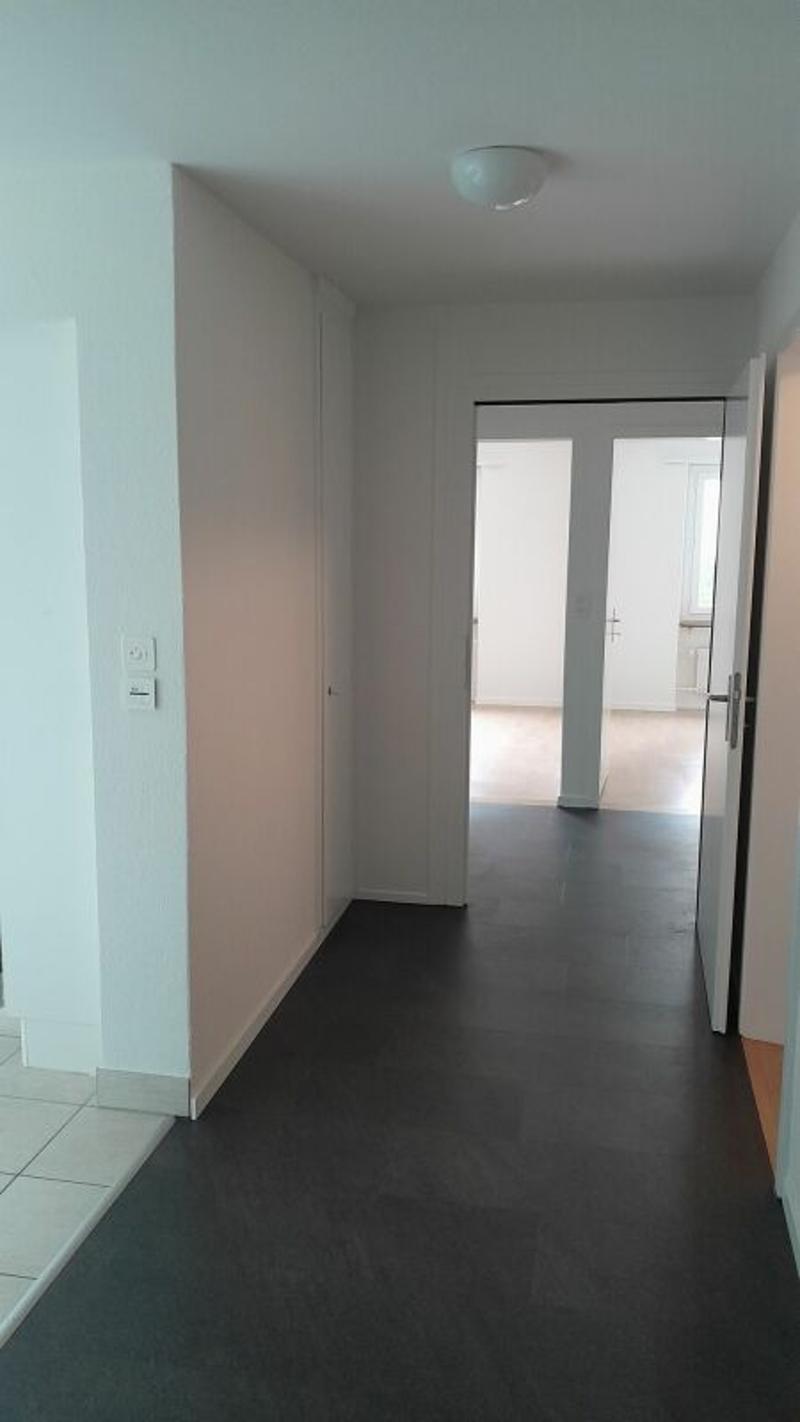 Urtenen-Schönbühl / barrierefreie 3.5-Zimmerwohnung mit riesigem Balkon zu vermieten! (7)