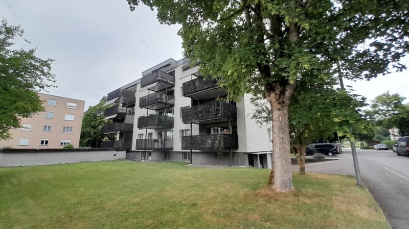 Urtenen-Schönbühl / barrierefreie 3.5-Zimmerwohnung mit riesigem Balkon zu vermieten! (1)
