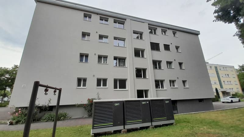 Urtenen-Schönbühl / barrierefreie 3.5-Zimmerwohnung mit riesigem Balkon zu vermieten! (3)